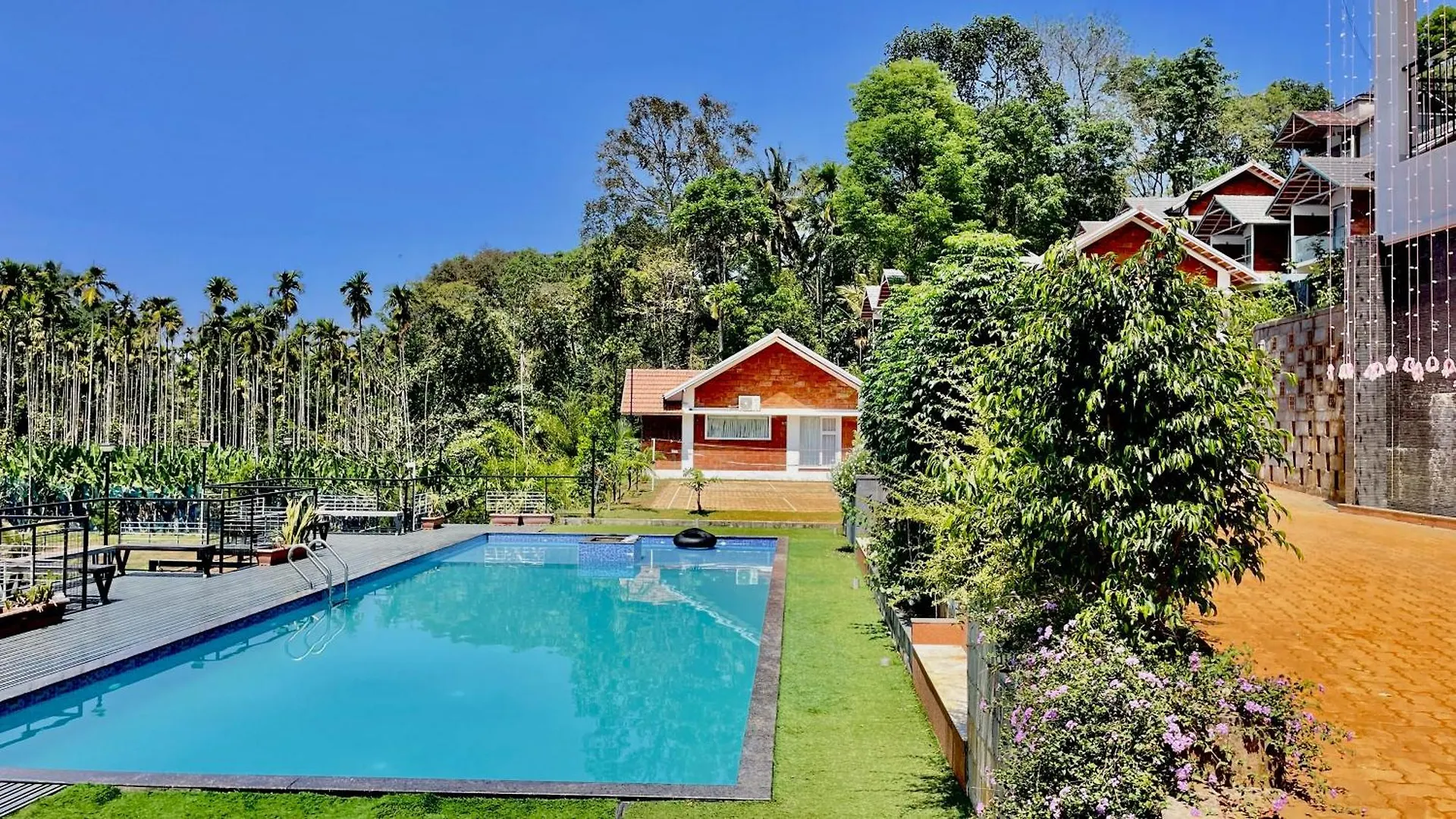 Monarda Resort Padinjarathara